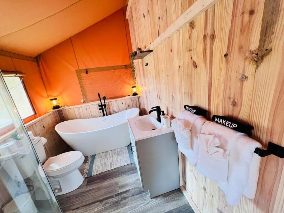 Tropical Glamping With Hot Tub Luxury tent Cleveland