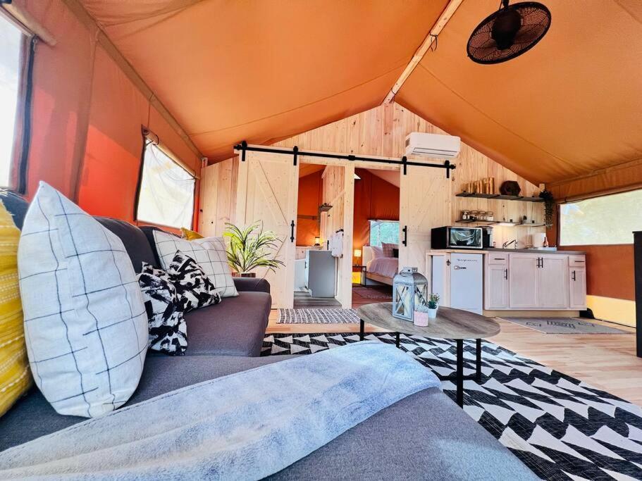Tropical Glamping With Hot Tub Luxury tent *