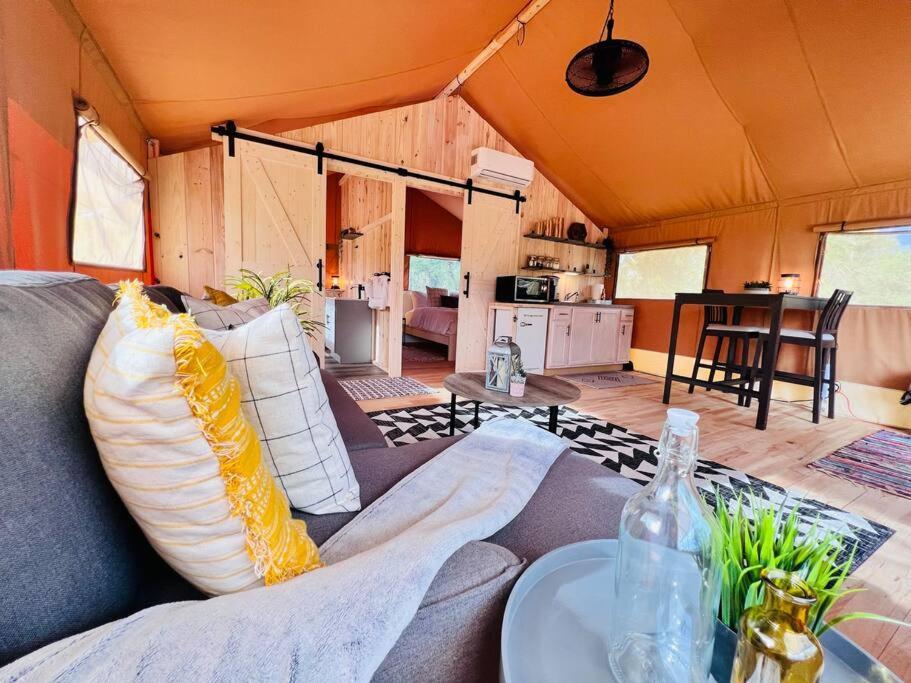 Tropical Glamping With Hot Tub *