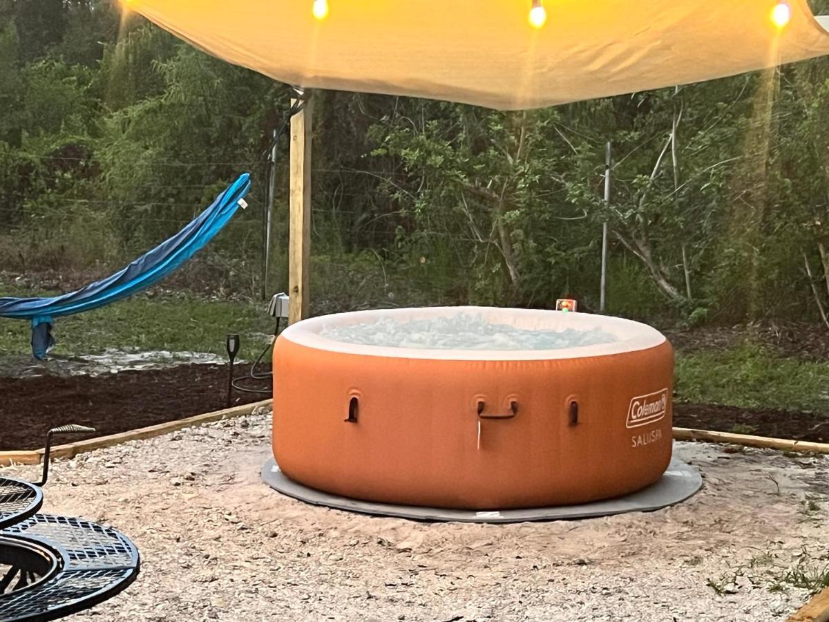 Tropical Glamping With Hot Tub Luxury tent *
