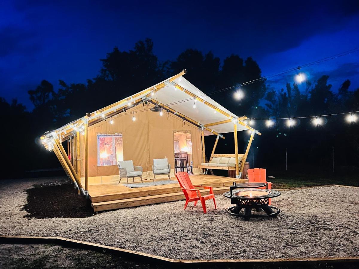 Tropical Glamping With Hot Tub Luxury tent *